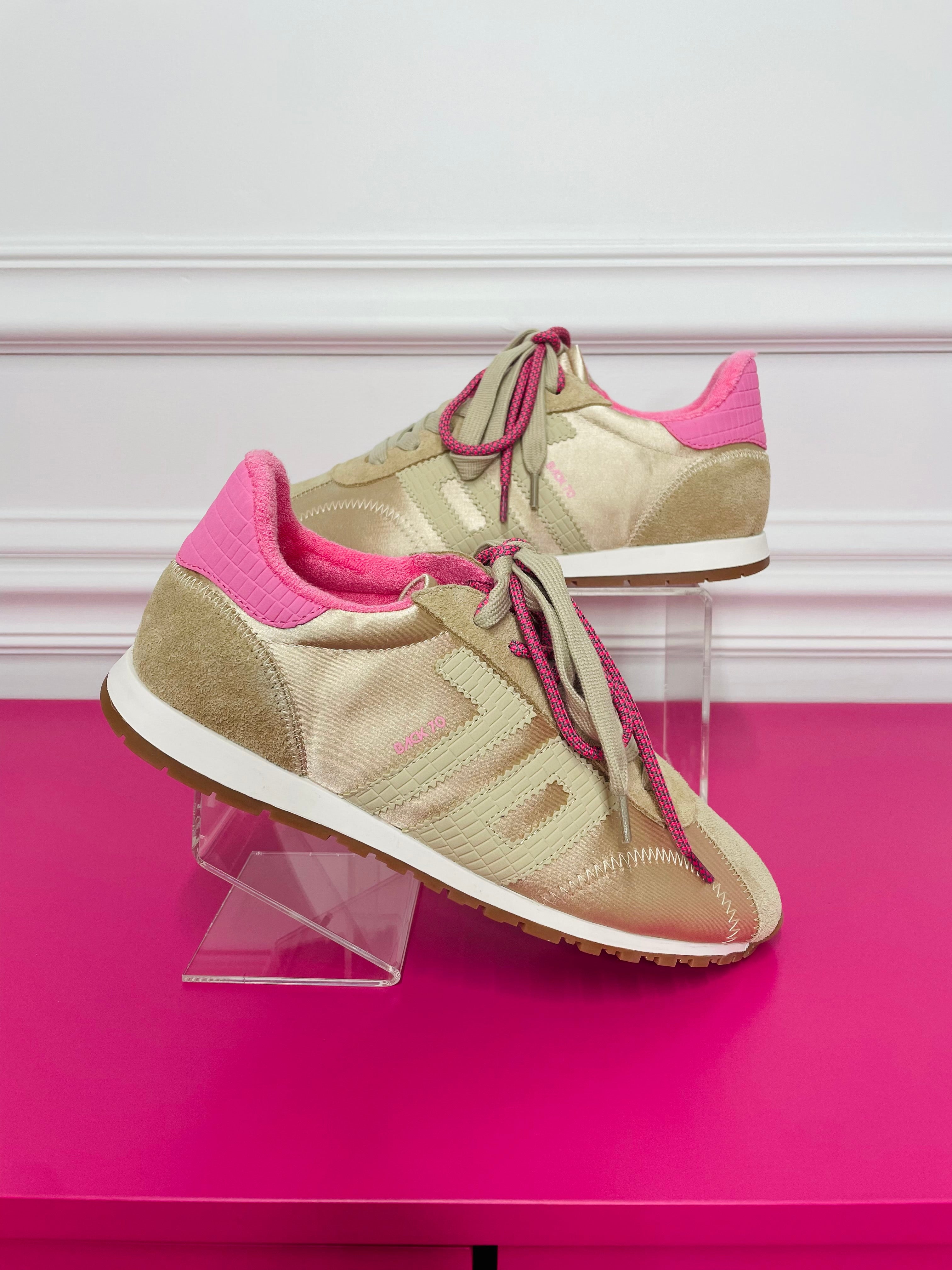 Back 70 Asian Beige Sneaker