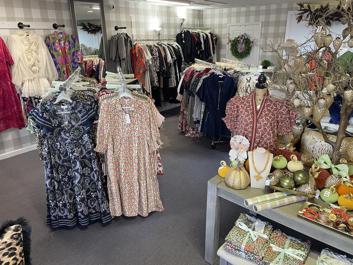 Visit the Store – Simply Chic