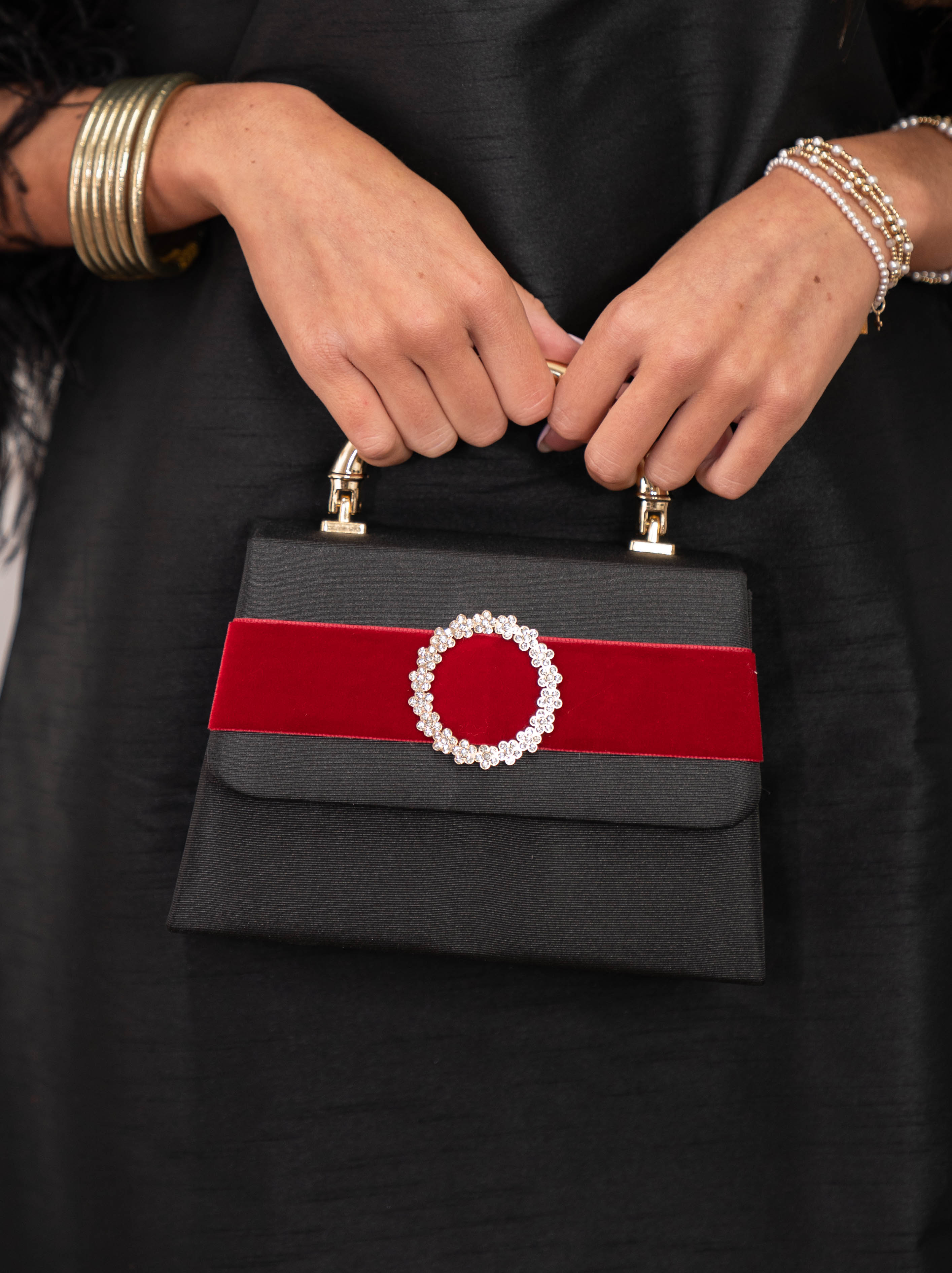 Black Lulu Red Velvet Band Circle