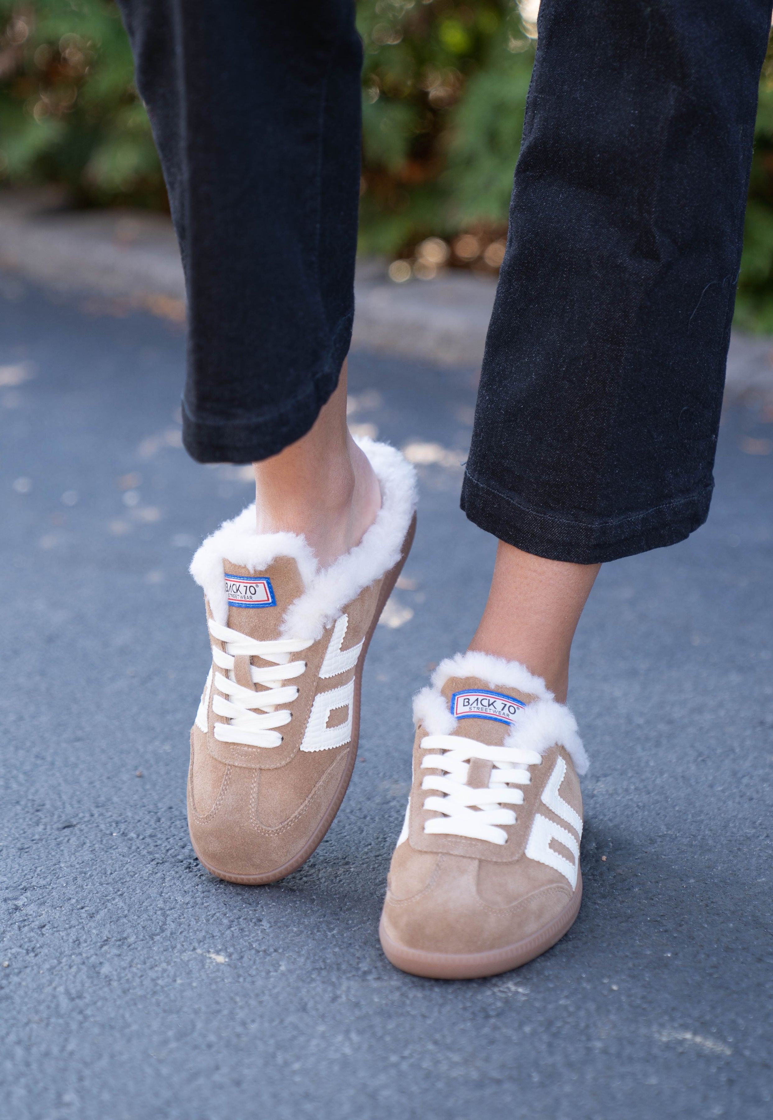 Back 70 Easter FL Tobacco White